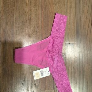 On Gossamer Fuchsia Thong